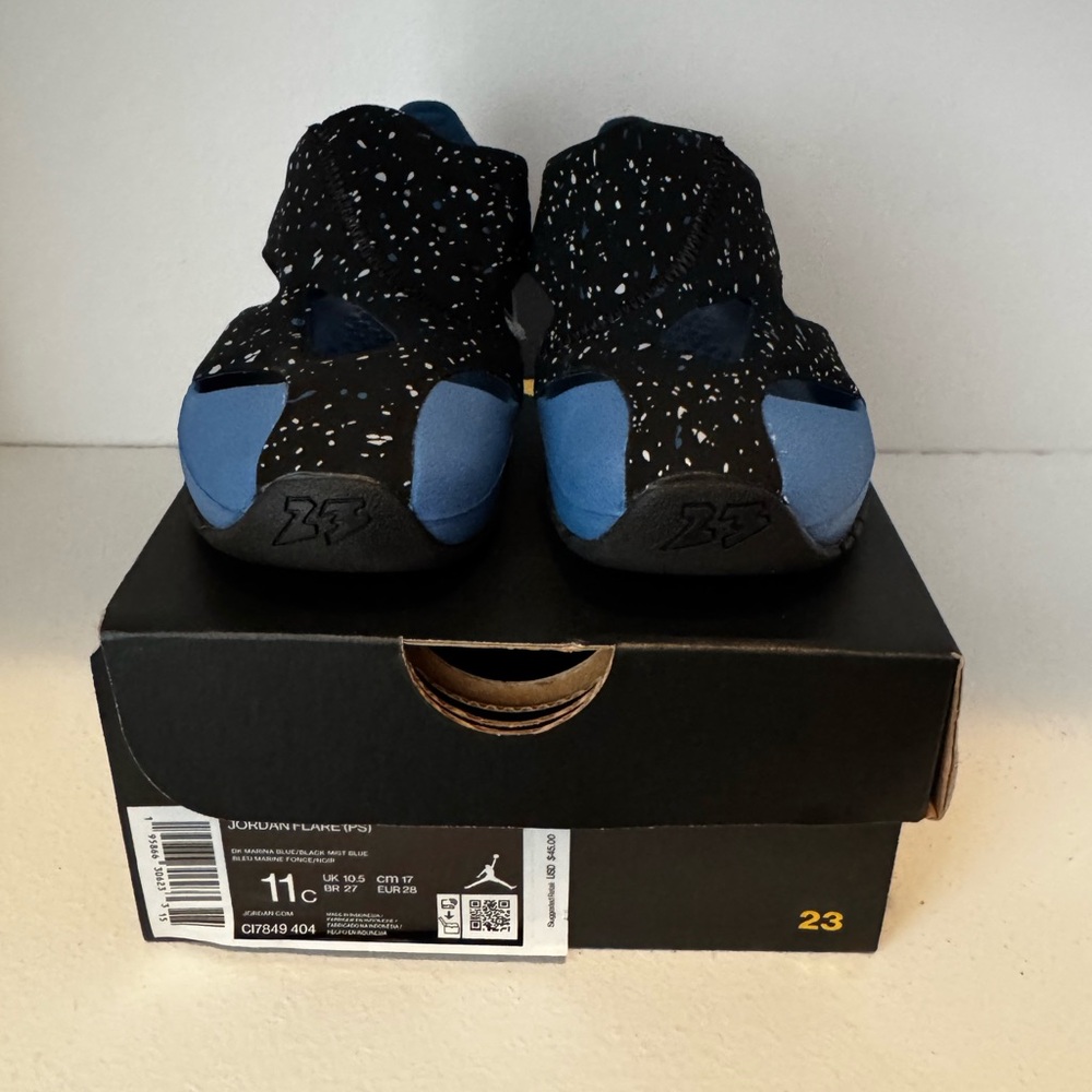 Jordan NWT 11c Air Jordan Flare Preschool Sandals - Blue Black - excellent cond.